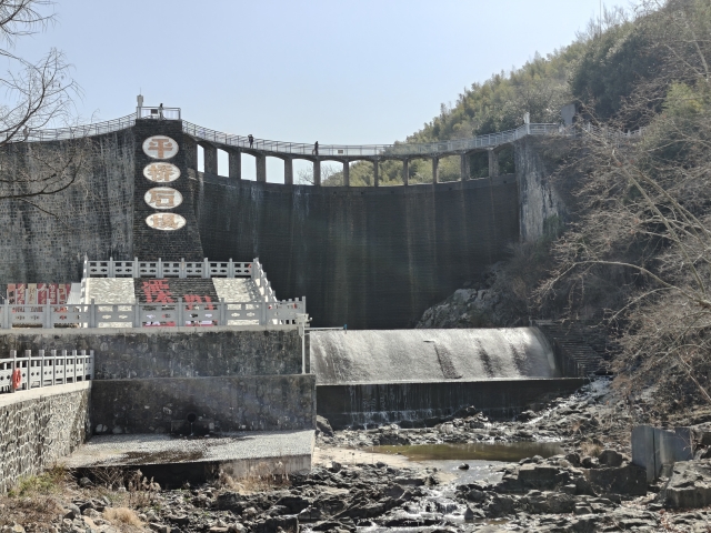 平桥石坝